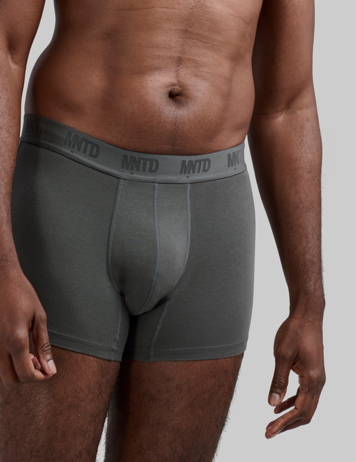 model: Waist 33", wearing size M