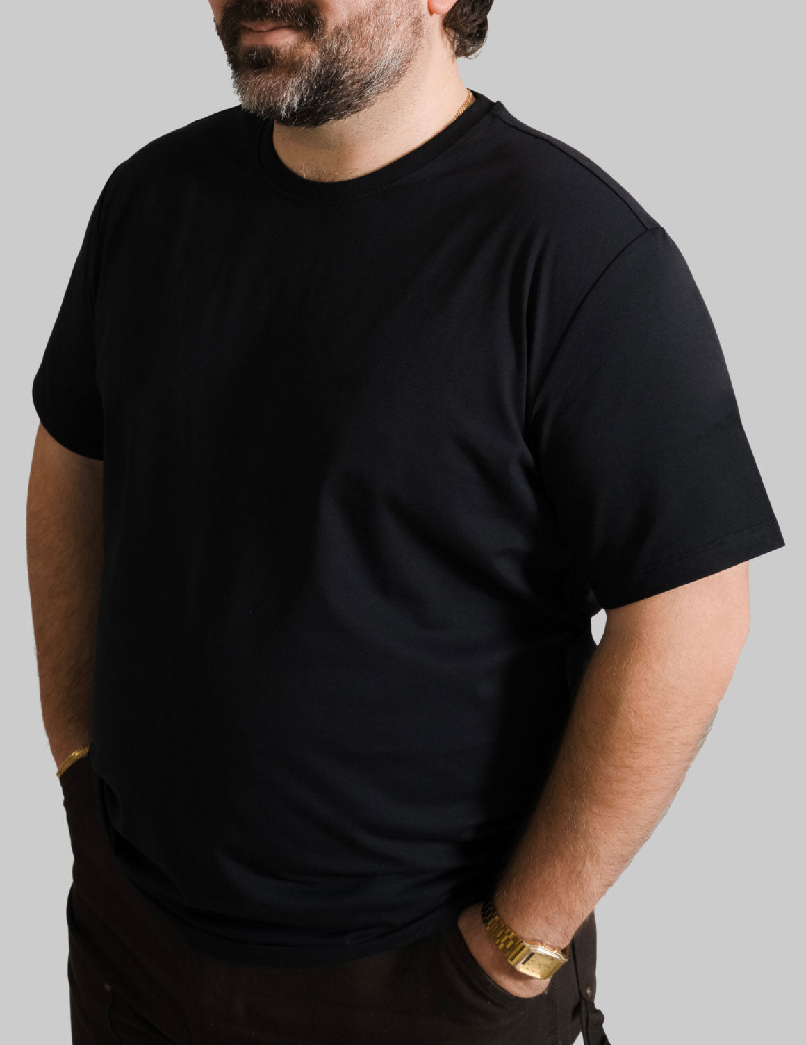 model: Height 5'8", wearing size XL