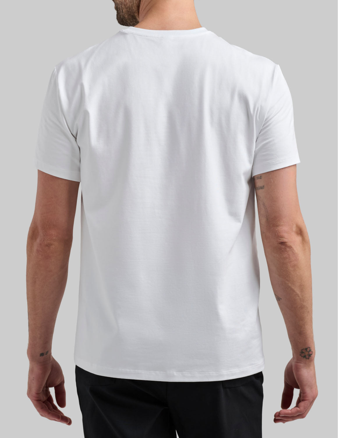 model: Height 6'0.5", wearing size S