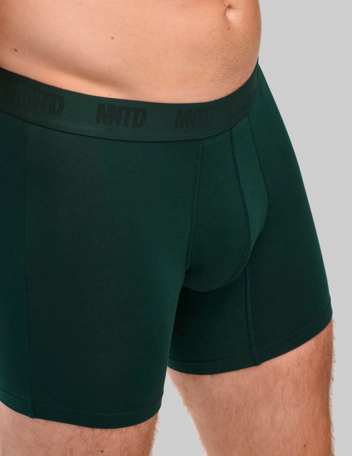 Waist 33", wearing size L